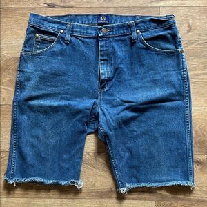 Wrangler Men's Denim Cut-Off Shorts 36 X 32